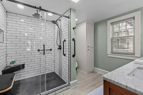 Bath - 511 S Mueller St, Appleton, WI 54914 photo 1 of 3