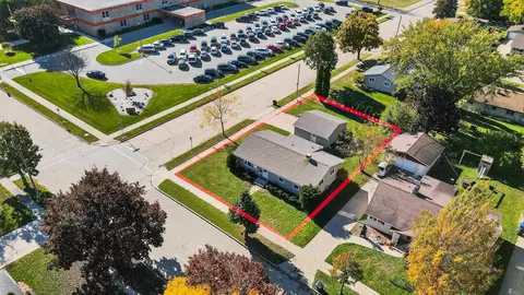 View/Area - 2201 N Elinor St, Appleton, WI 54914 photo 1 of 5
