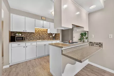 Kitchen - 2201 N Elinor St, Appleton, WI 54914 photo 1 of 5