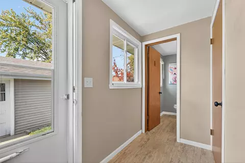 Entry Way - 2201 N Elinor St, Appleton, WI 54914 photo 3 of 3