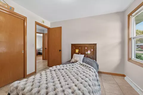 Bedroom - 2201 N Elinor St, Appleton, WI 54914 photo 6 of 6