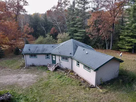 Exterior - 10869 Dall Ln, Suring, WI 54174 photo 5 of 7