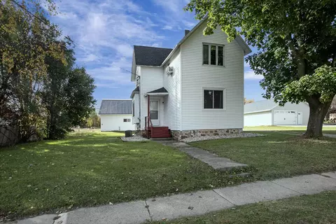 626 W Main St, Hortonville, WI 54944