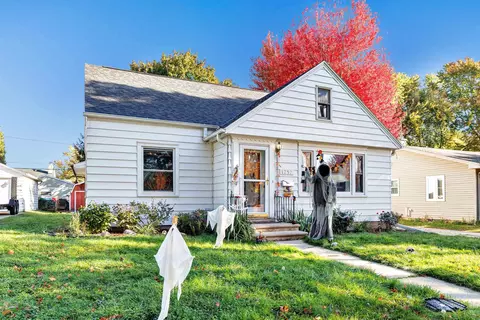 1252 Marian Ln, Green Bay, WI 54304