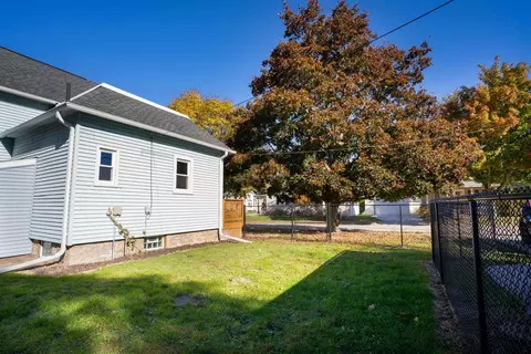 Exterior - 845 E Pacific St, Appleton, WI 54911 photo 2 of 4