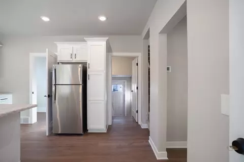Entry Way - 845 E Pacific St, Appleton, WI 54911 photo 1 of 3