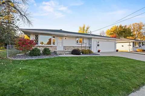 837 S Lee St, Appleton, WI 54915