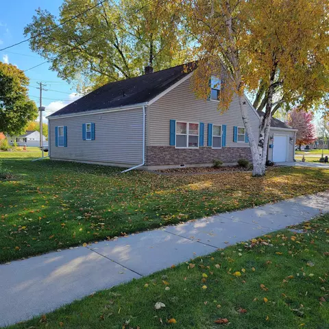 Exterior - 1936 S Adams St, Appleton, WI 54915 photo 3 of 7