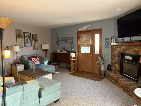 Living - 1936 S Adams St, Appleton, WI 54915 photo 2 of 3