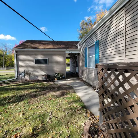 Exterior - 1936 S Adams St, Appleton, WI 54915 photo 2 of 7