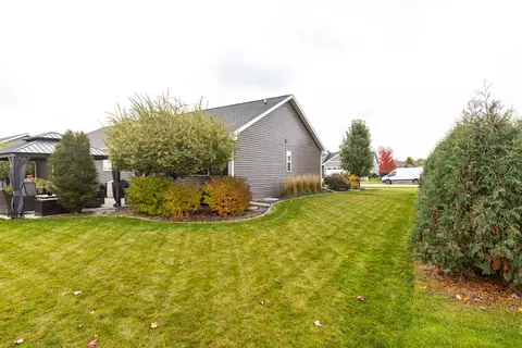 Exterior - w5724 Jochmann Drive, Appleton, WI 54915 photo 6 of 8