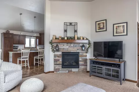 Living - w5724 Jochmann Drive, Appleton, WI 54915 photo 1 of 4