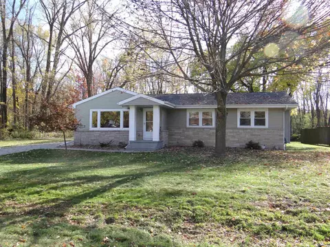 1723 Plank Rd, Menasha, WI 54952