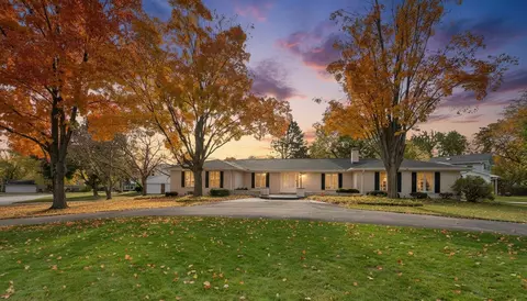 3253 Bitters Ct, Green Bay, WI 54301