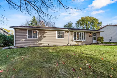 213 Fairway St, Combined Locks, WI 54113