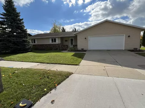 1501 W Cloverdale Dr, Appleton, WI 54914