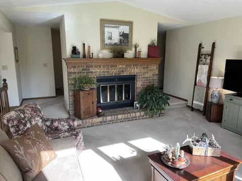Living - 1501 W Cloverdale Dr, Appleton, WI 54914 photo 3 of 3