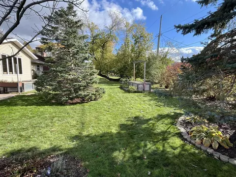 Exterior - 1501 W Cloverdale Dr, Appleton, WI 54914 photo 7 of 7