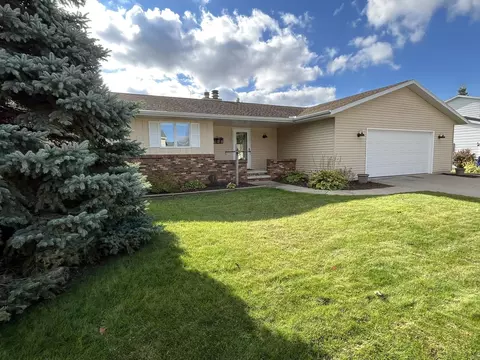 Exterior - 1501 W Cloverdale Dr, Appleton, WI 54914 photo 2 of 7