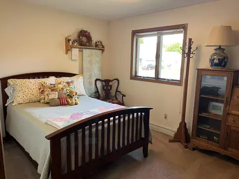 Bedroom - 1501 W Cloverdale Dr, Appleton, WI 54914 photo 3 of 3