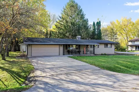 2255 Winwood Dr, Appleton, WI 54915