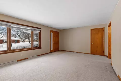 2405 N Erb St, Appleton, WI 54911 photo 4