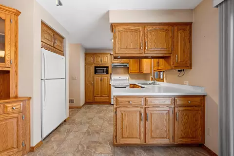2405 N Erb St, Appleton, WI 54911 photo 10