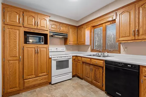 2405 N Erb St, Appleton, WI 54911 photo 11