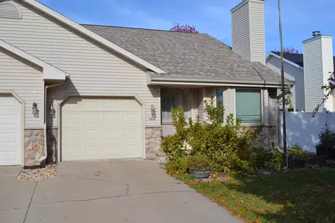 2456 Blake Ct, Oshkosh, WI 54904