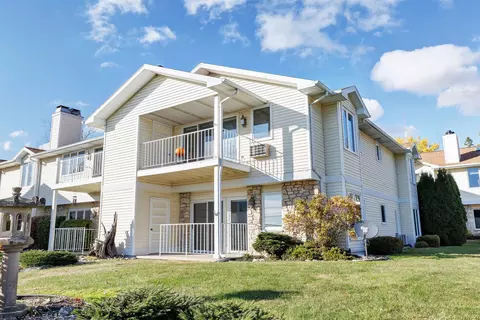 877 S 16th Ct #B1, Sturgeon Bay, WI 54235