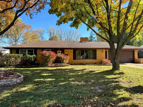 237 S Clay St, De Pere, WI 54115