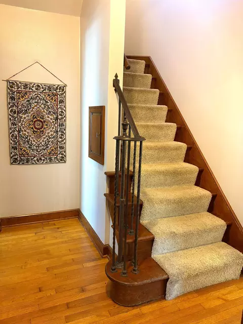 Entry Way - 1612 N Erb St, Appleton, WI 54911 photo 2 of 4