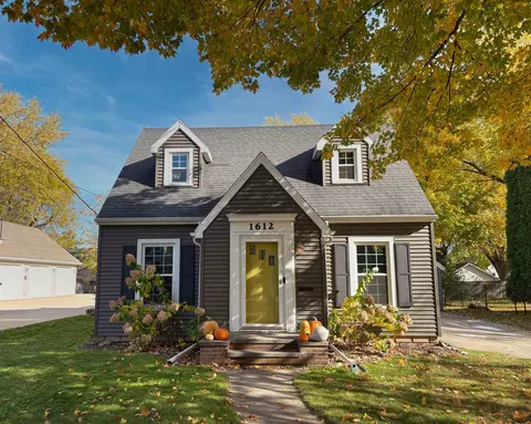 1612 N Erb St, Appleton, WI 54911