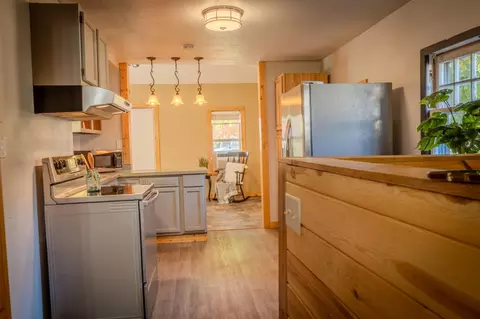 Entry Way - 206 S Telulah Ave, Appleton, WI 54915 photo 1 of 1