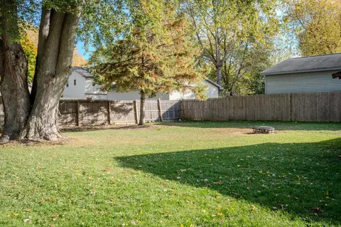 Exterior - 206 S Telulah Ave, Appleton, WI 54915 photo 6 of 10