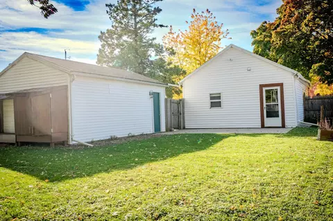 Exterior - 206 S Telulah Ave, Appleton, WI 54915 photo 4 of 10