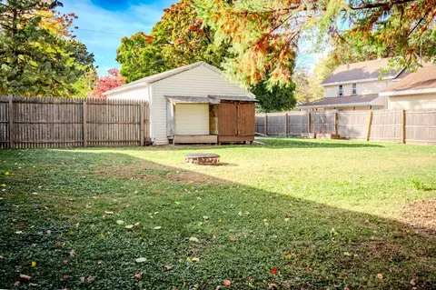 Exterior - 206 S Telulah Ave, Appleton, WI 54915 photo 3 of 10