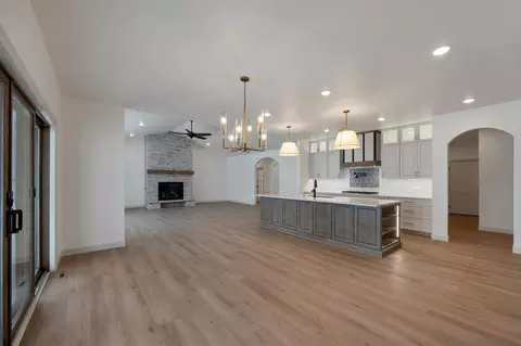 Living - 110 Beckerae Ct, Wrightstown, WI 54180 photo 2 of 5