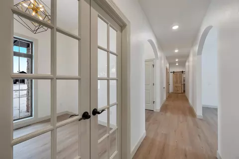 Entry Way - 110 Beckerae Ct, Wrightstown, WI 54180 photo 13 of 15