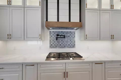 Kitchen - 110 Beckerae Ct, Wrightstown, WI 54180 photo 9 of 12