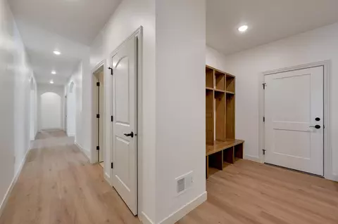 Entry Way - 110 Beckerae Ct, Wrightstown, WI 54180 photo 7 of 15