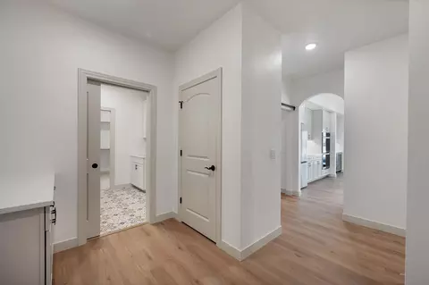 Entry Way - 110 Beckerae Ct, Wrightstown, WI 54180 photo 12 of 15