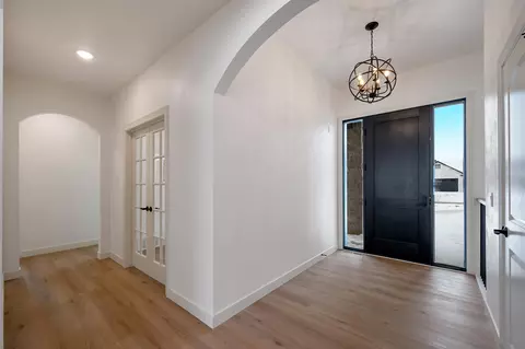 Entry Way - 110 Beckerae Ct, Wrightstown, WI 54180 photo 3 of 15