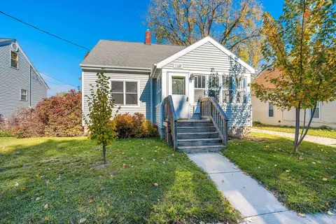 1169 Smith St, Green Bay, WI 54302