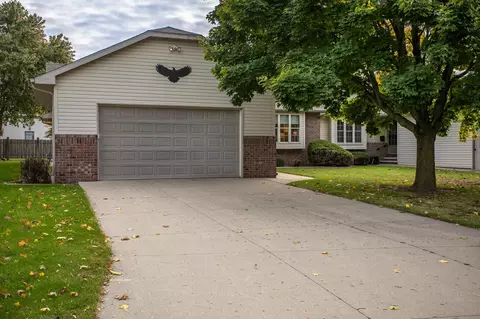 20 Spencer Village Ct, Appleton, WI 54914 photo 2