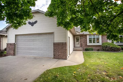 20 Spencer Village Ct, Appleton, WI 54914