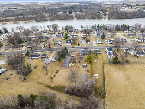 View/Area - 814 Main St, Wrightstown, WI 54180 photo 3 of 4