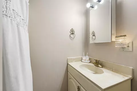 Bath - 814 Main St, Wrightstown, WI 54180 photo 2 of 3