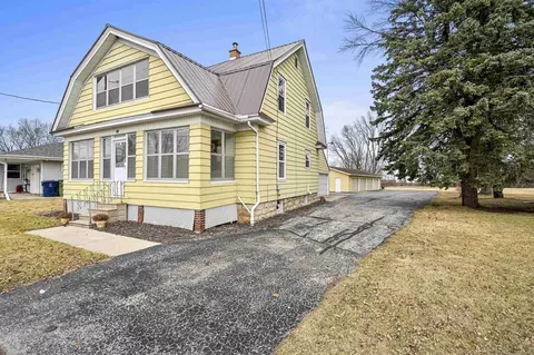 814 Main St, Wrightstown, WI 54180