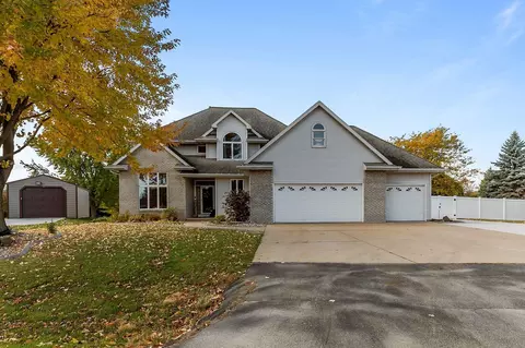 337 Forest View Rd, Oshkosh, WI 54904